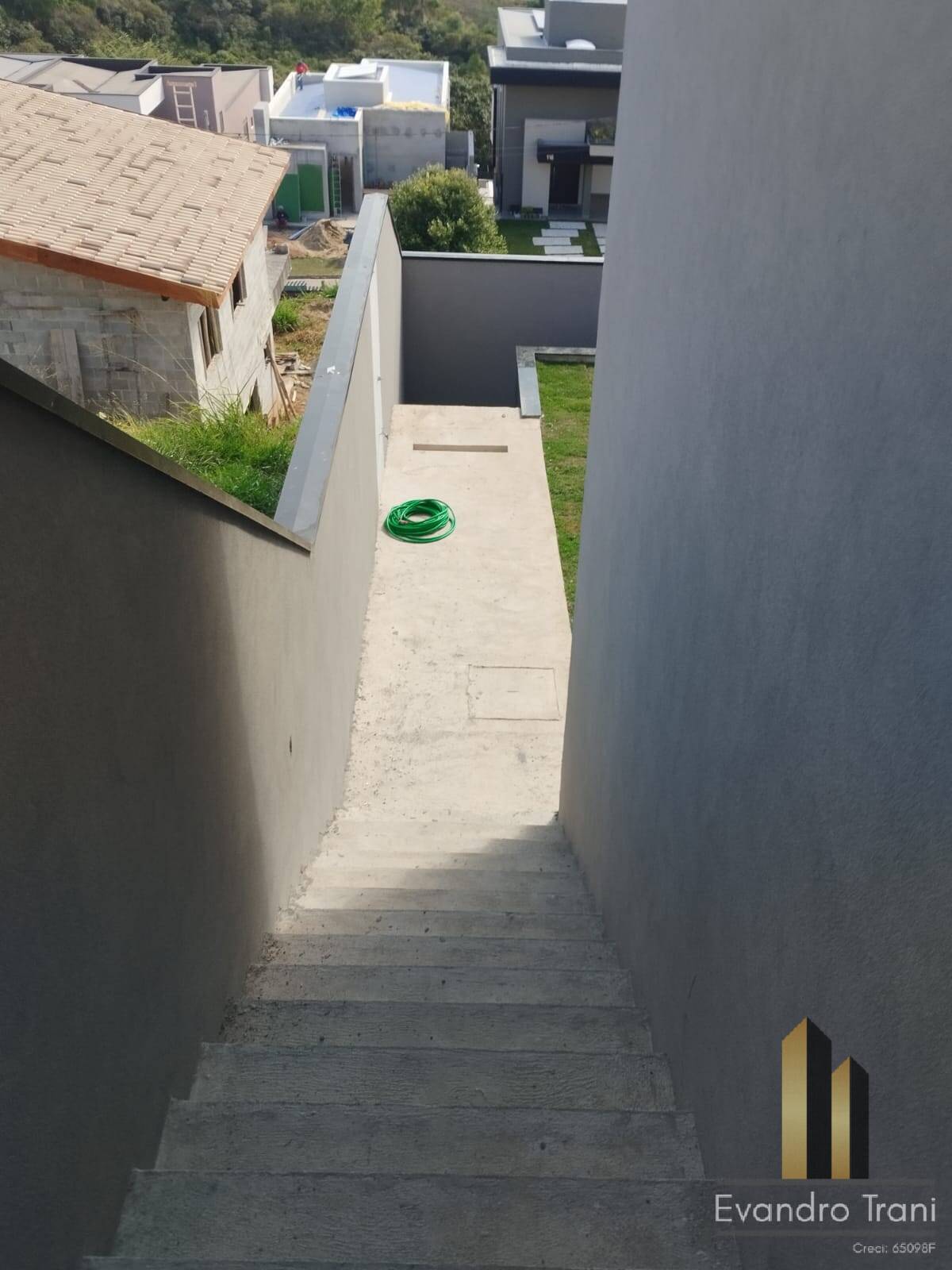 Casa à venda com 3 quartos, 169m² - Foto 6
