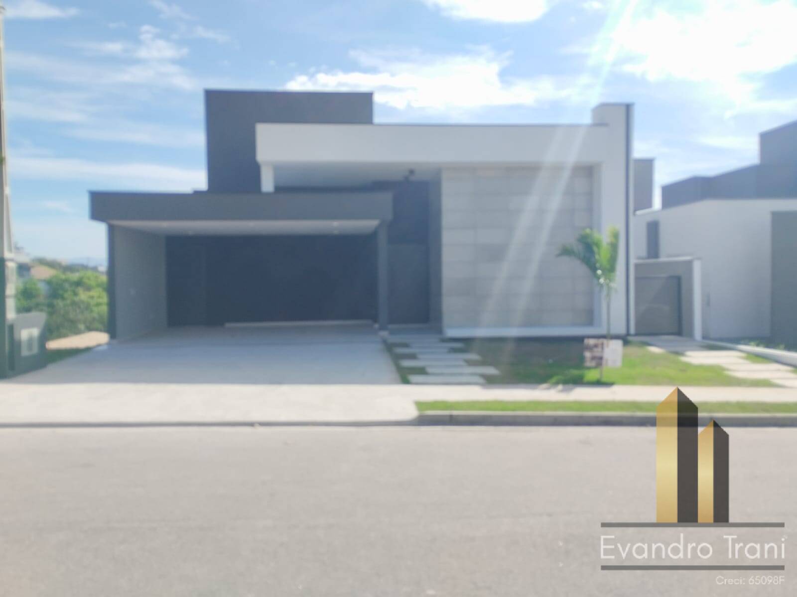 Casa à venda com 3 quartos, 169m² - Foto 7