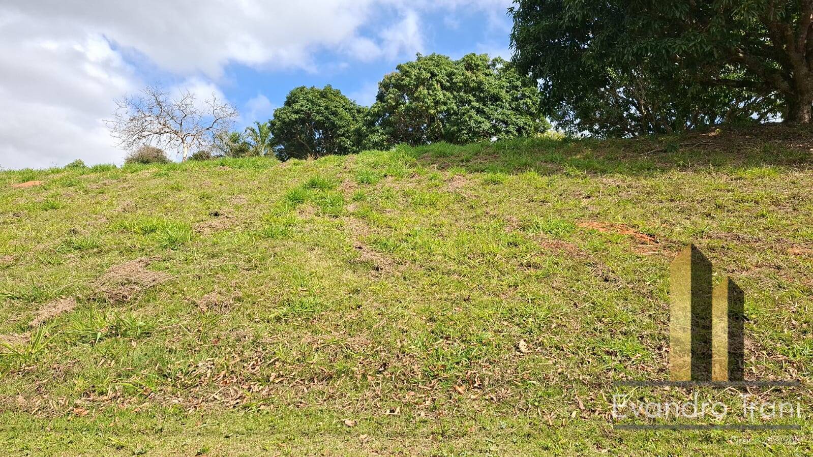 Terreno à venda, 1200m² - Foto 1