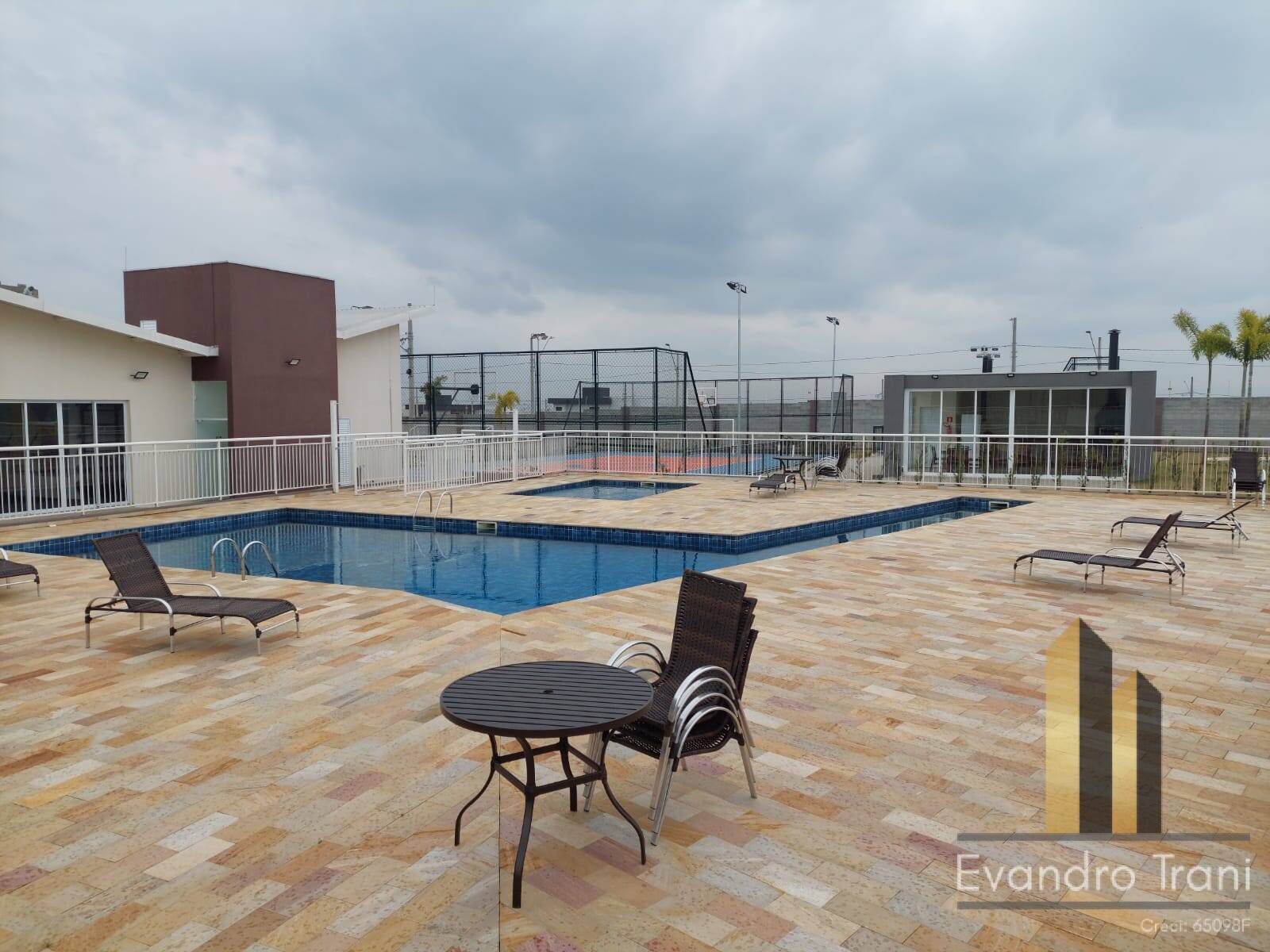 Casa à venda com 4 quartos, 311m² - Foto 6