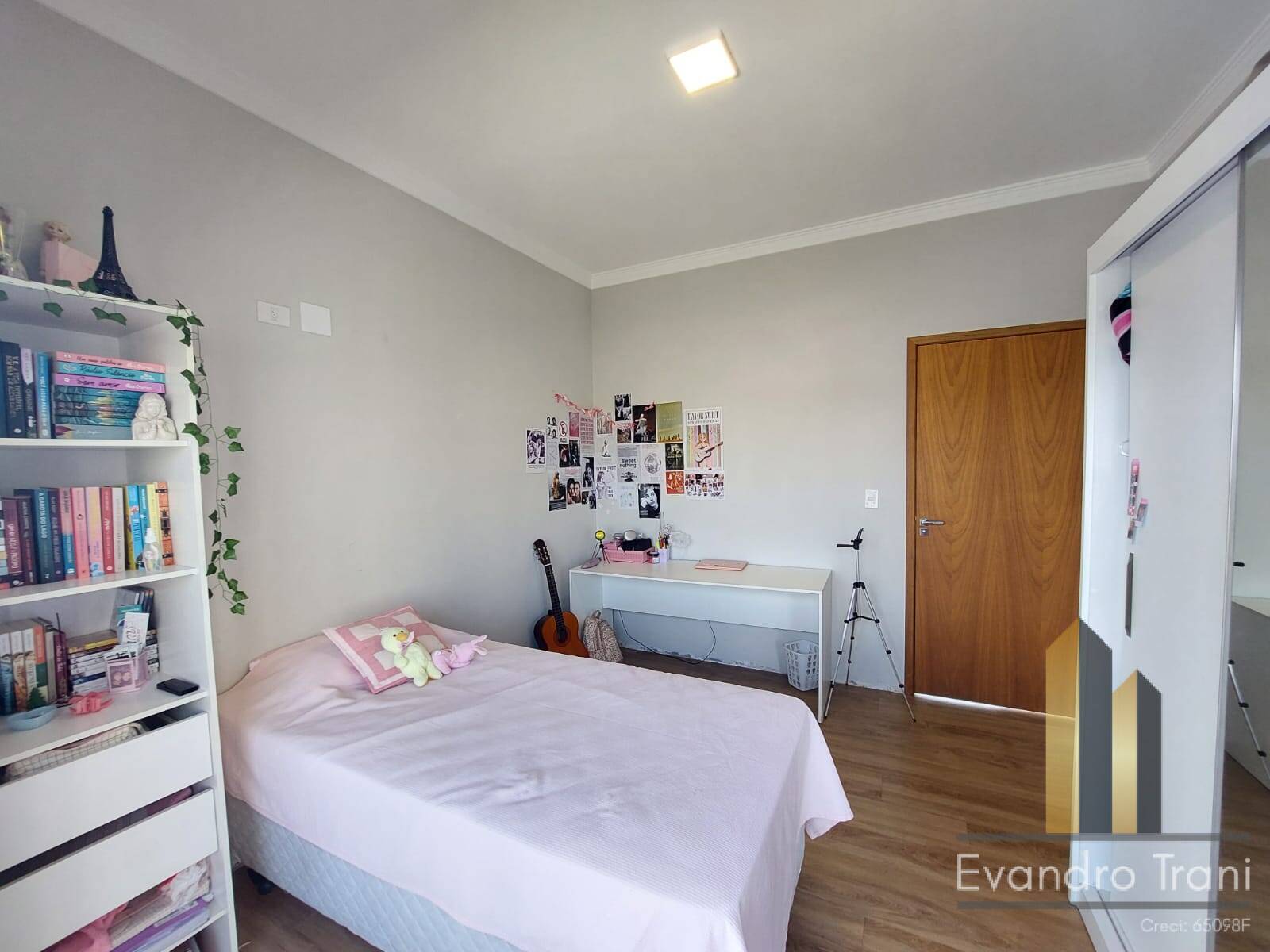 Casa à venda com 4 quartos, 311m² - Foto 8