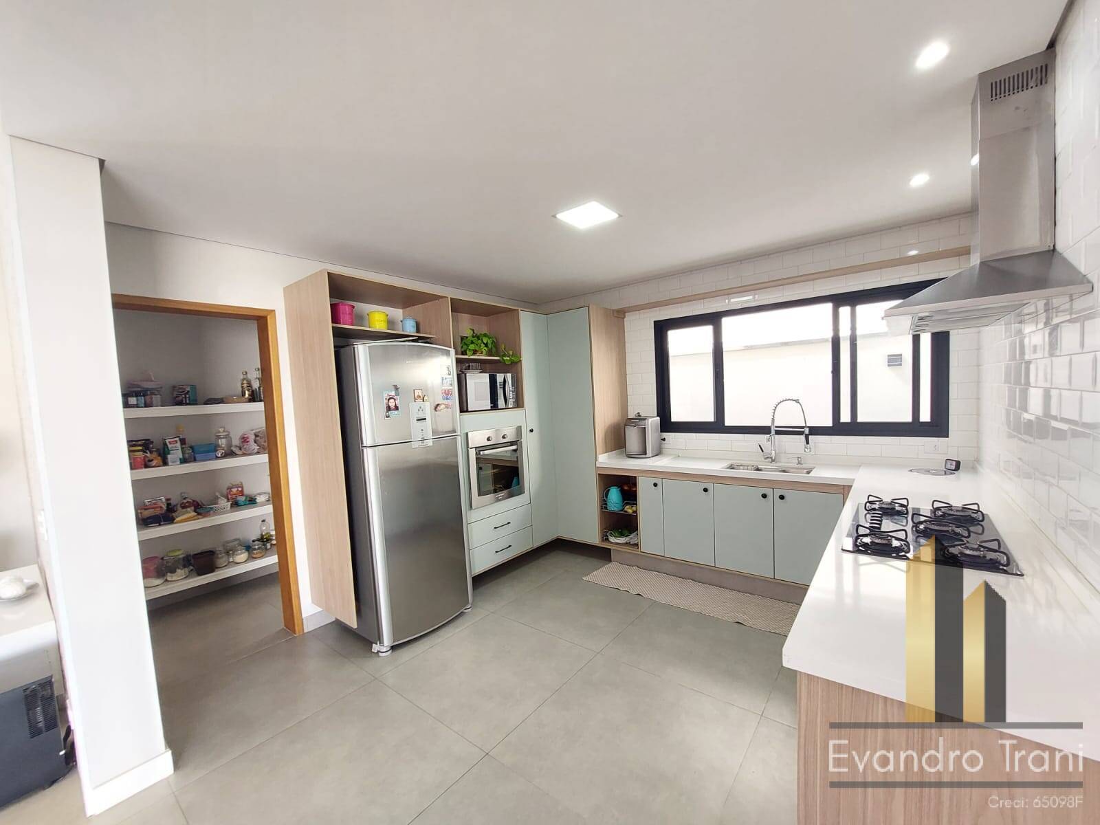 Casa à venda com 4 quartos, 311m² - Foto 15