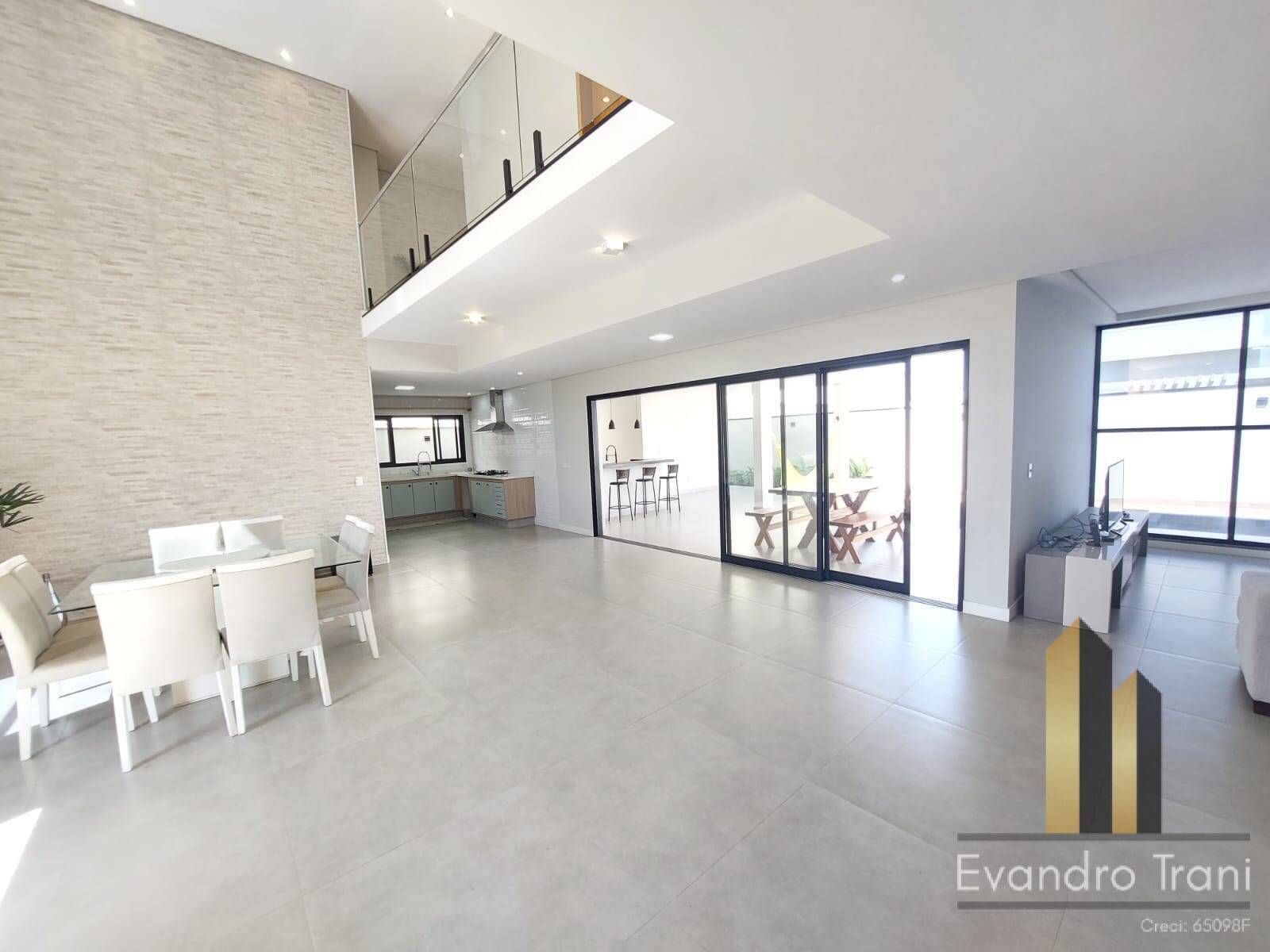 Casa à venda com 4 quartos, 311m² - Foto 24