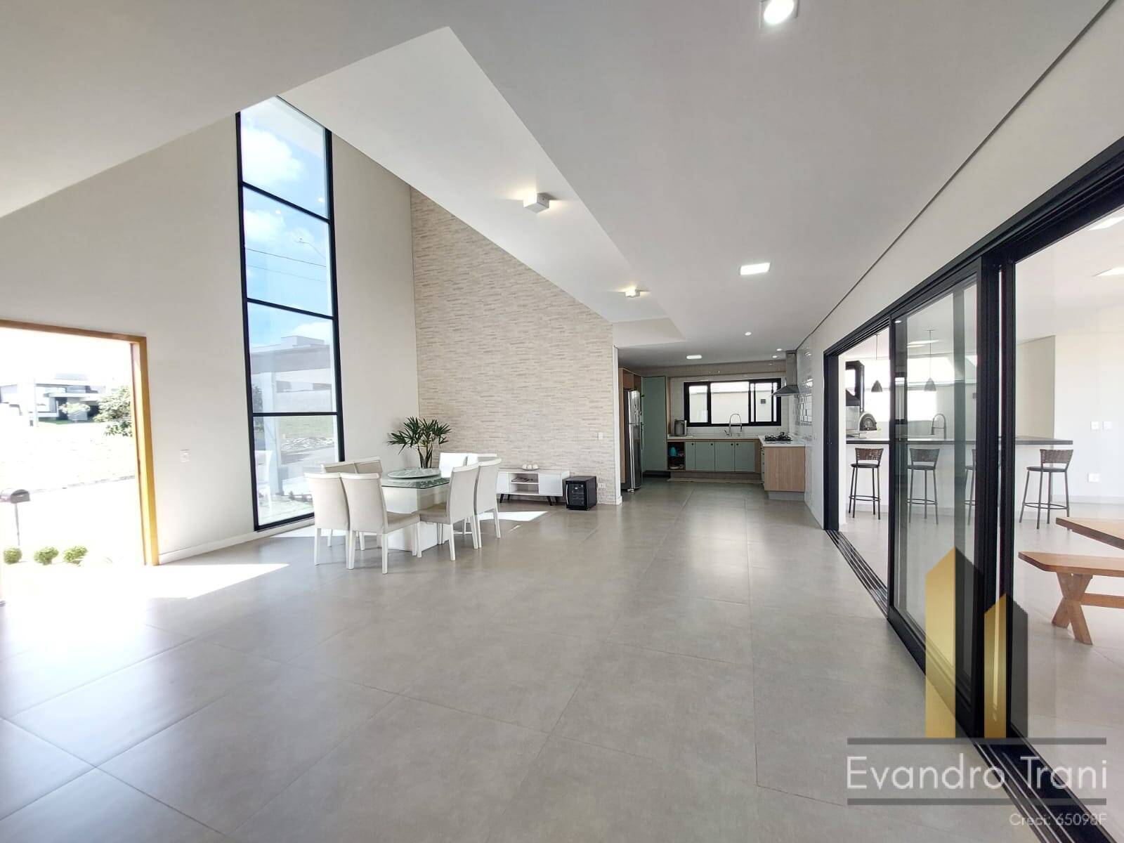 Casa à venda com 4 quartos, 311m² - Foto 28