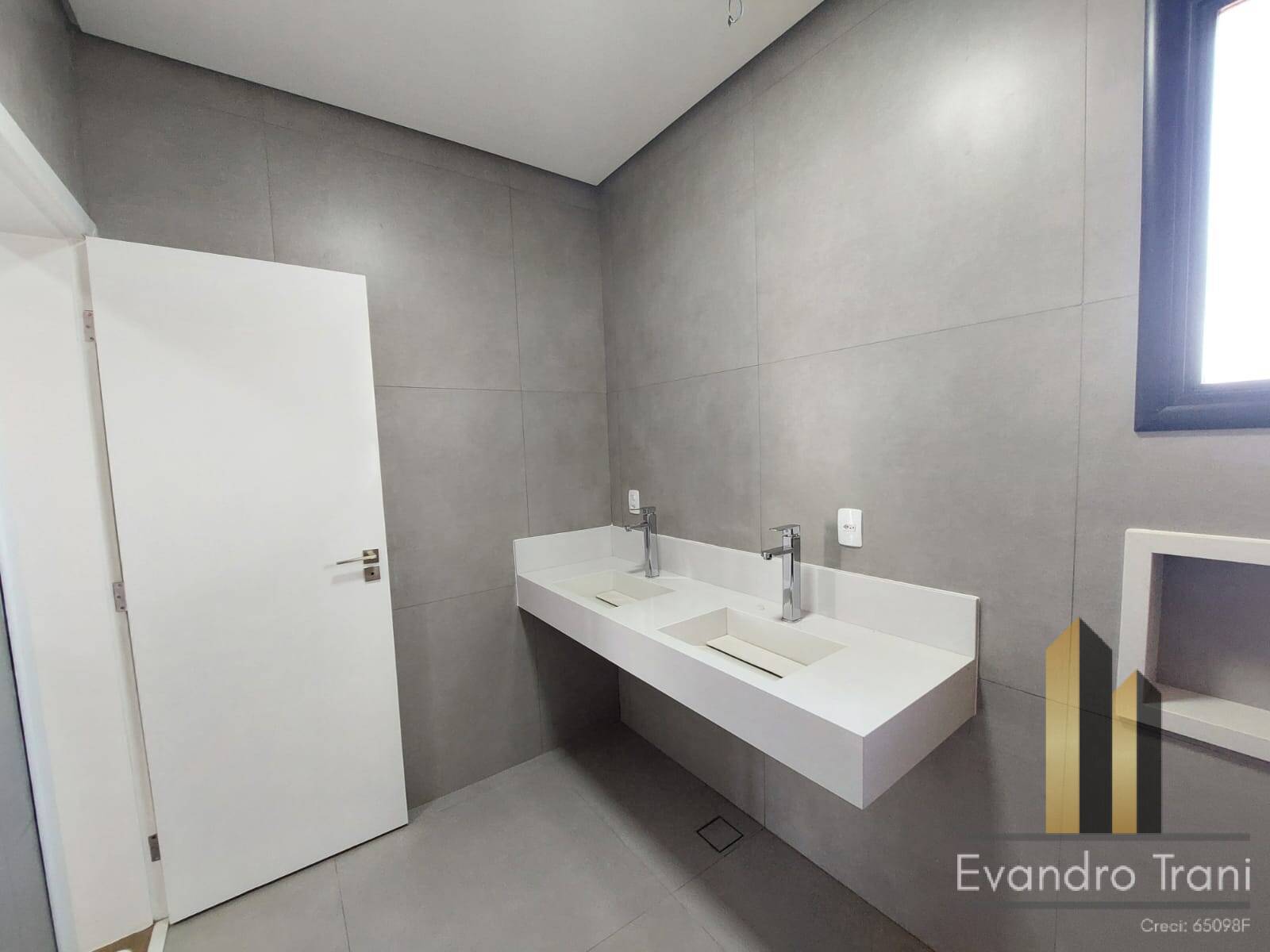 Casa à venda com 3 quartos, 224m² - Foto 5
