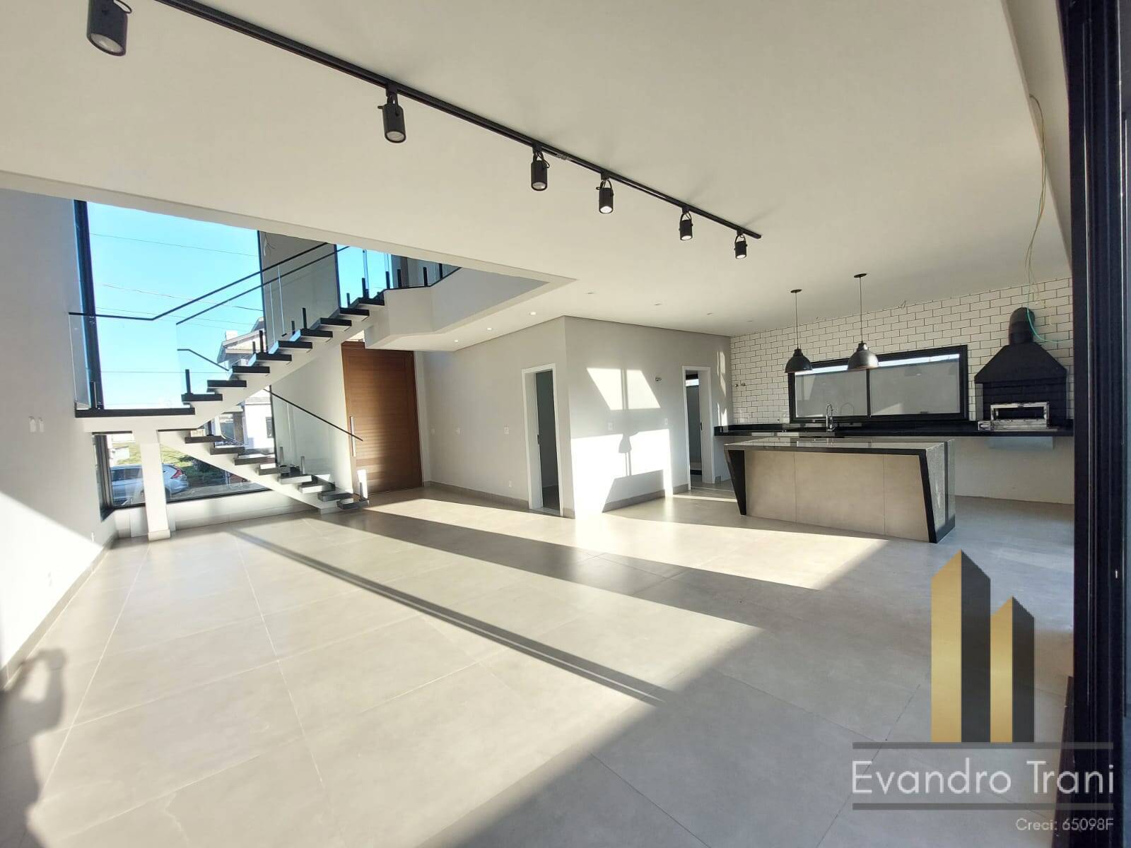 Casa à venda com 3 quartos, 224m² - Foto 7