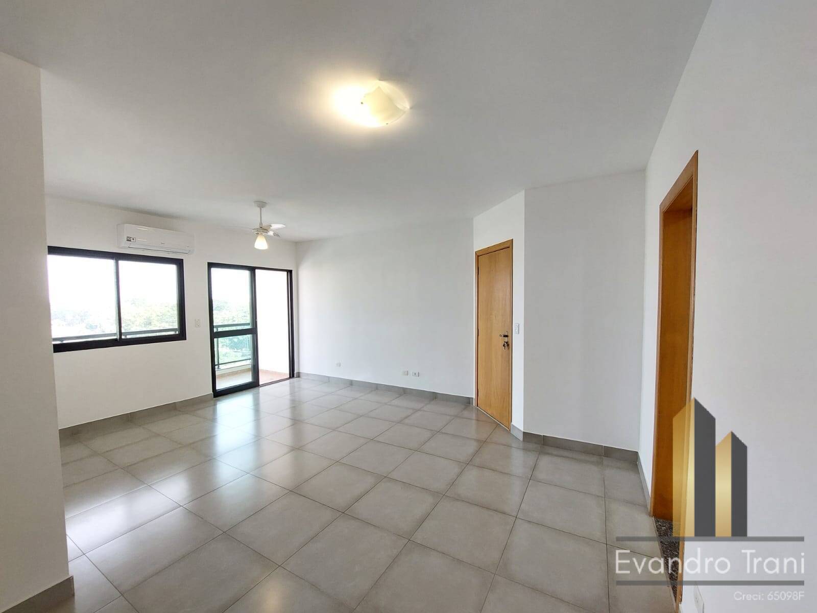 Apartamento à venda com 3 quartos, 103m² - Foto 1