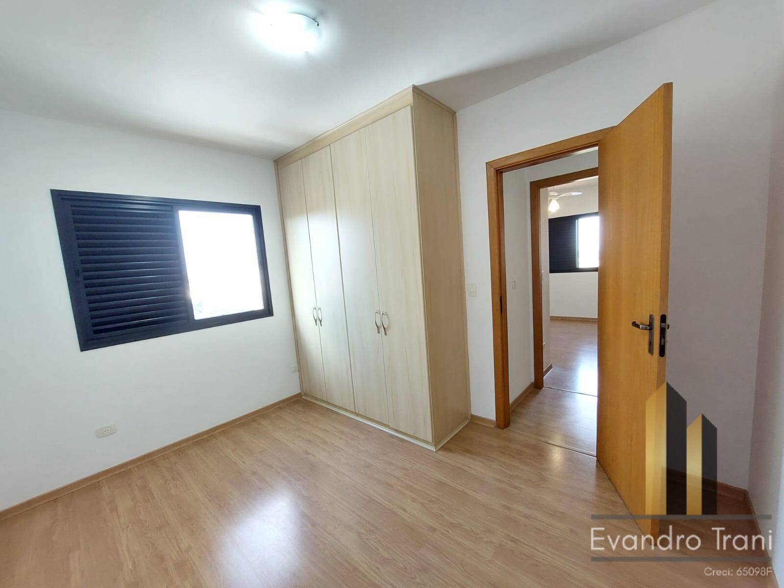Apartamento à venda com 3 quartos, 103m² - Foto 3