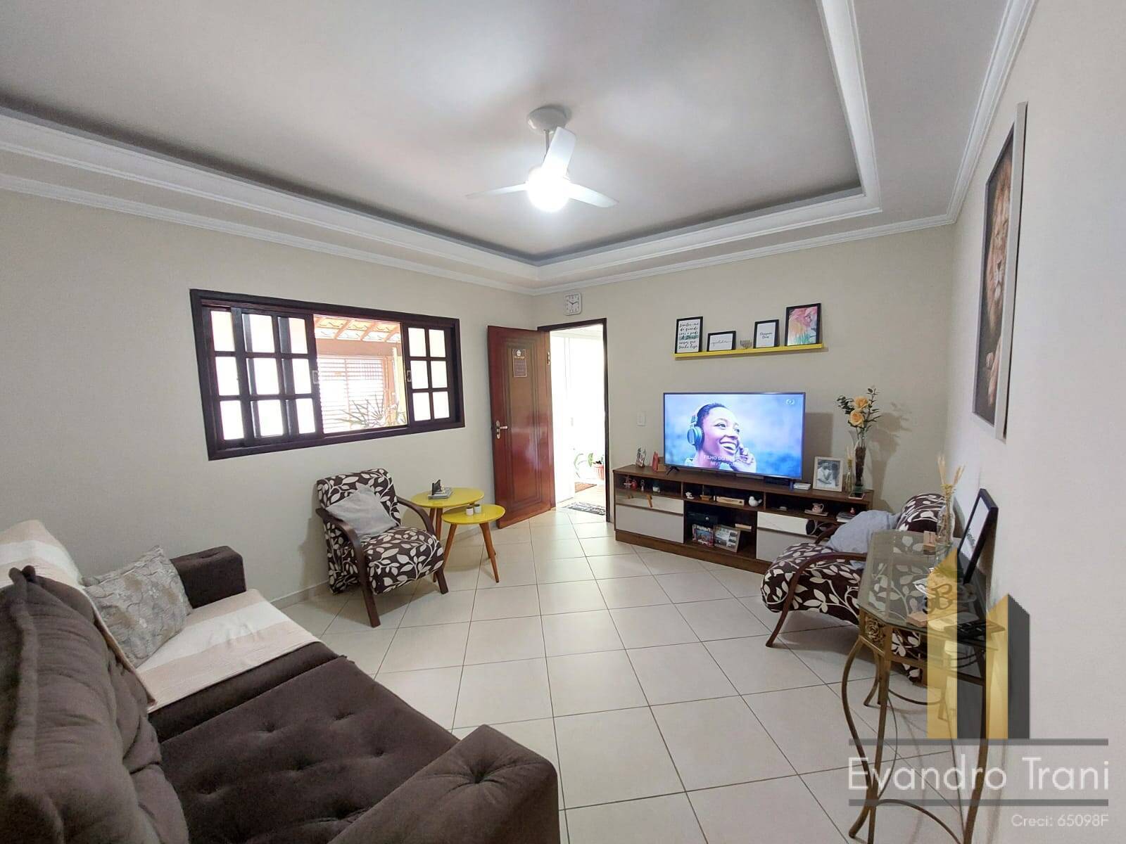 Casa à venda com 3 quartos, 134m² - Foto 2