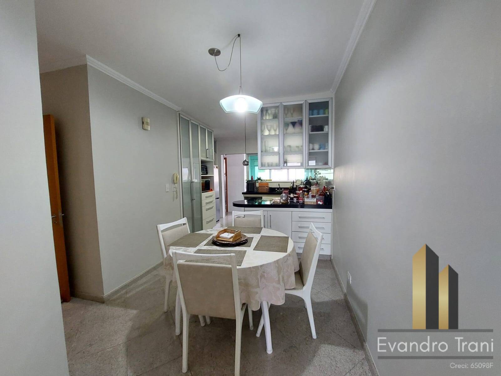 Apartamento à venda com 4 quartos, 250m² - Foto 10
