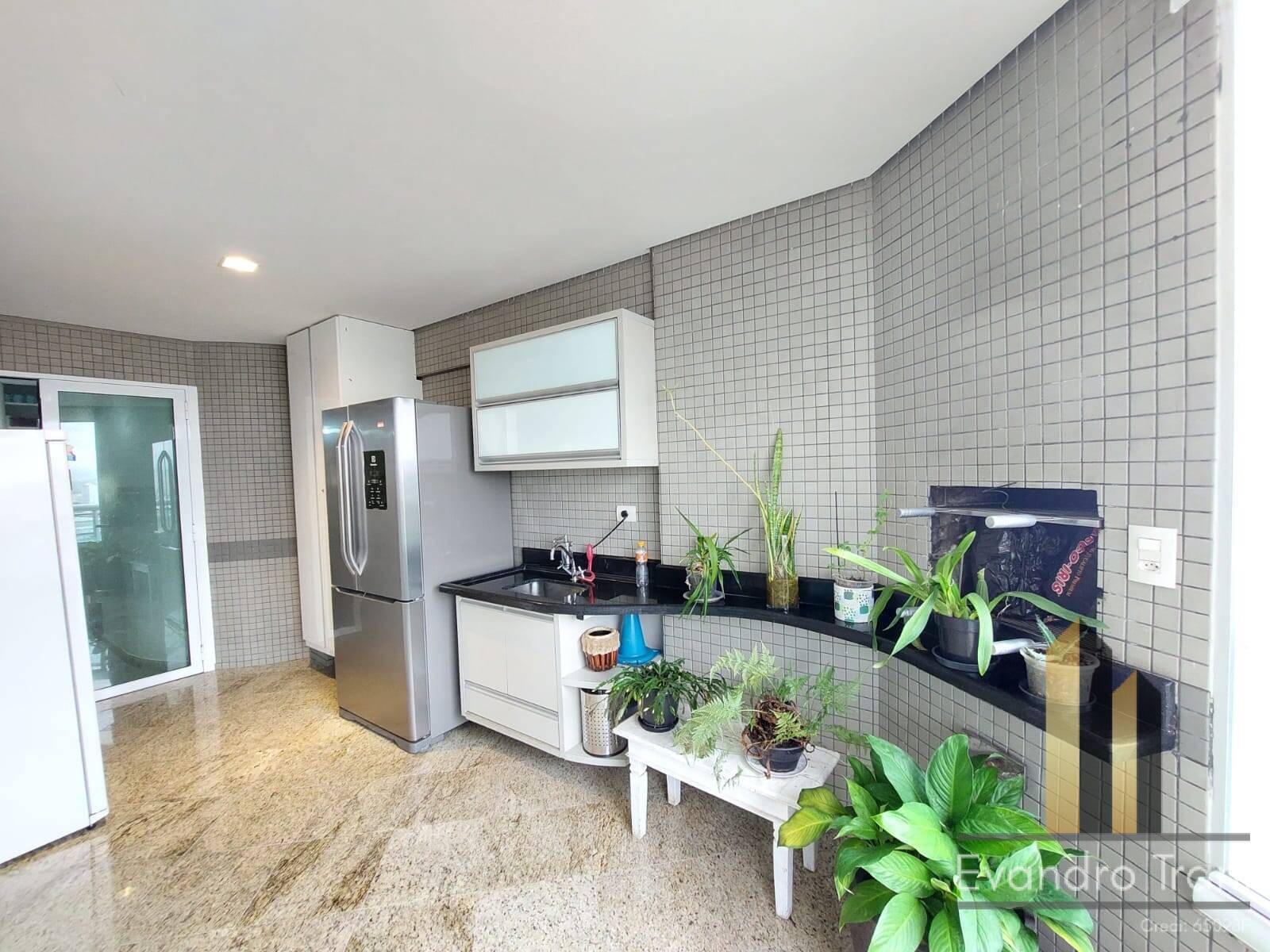 Apartamento à venda com 4 quartos, 250m² - Foto 12