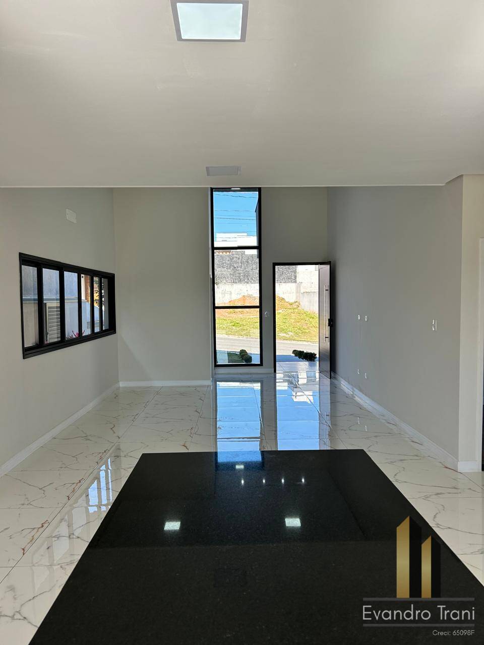 Casa à venda com 3 quartos, 192m² - Foto 4
