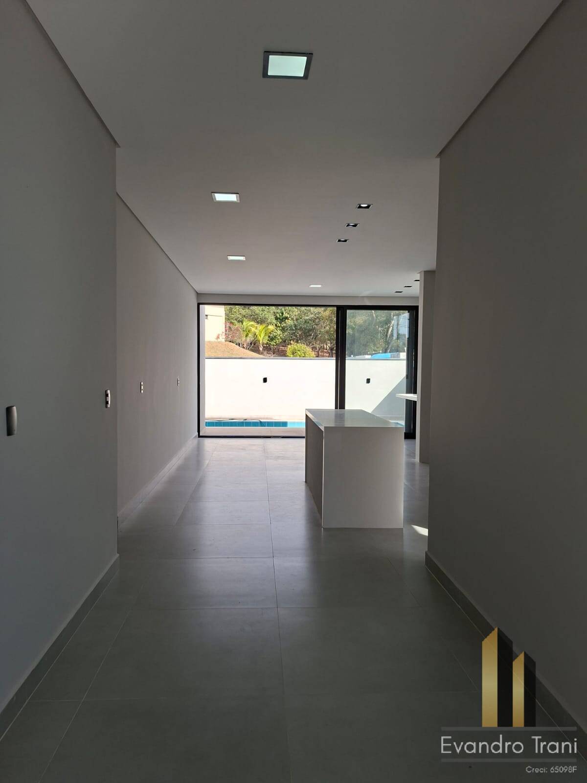 Casa à venda com 3 quartos, 300m² - Foto 12