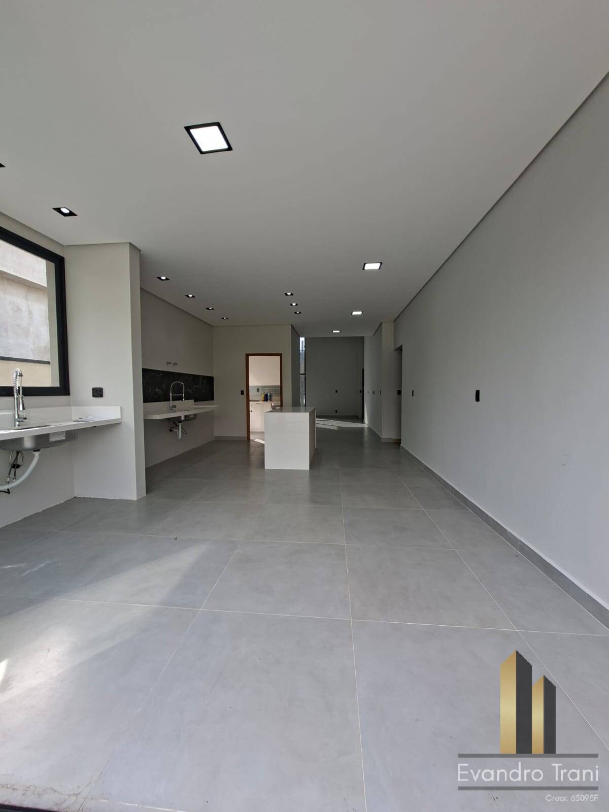 Casa à venda com 3 quartos, 300m² - Foto 28