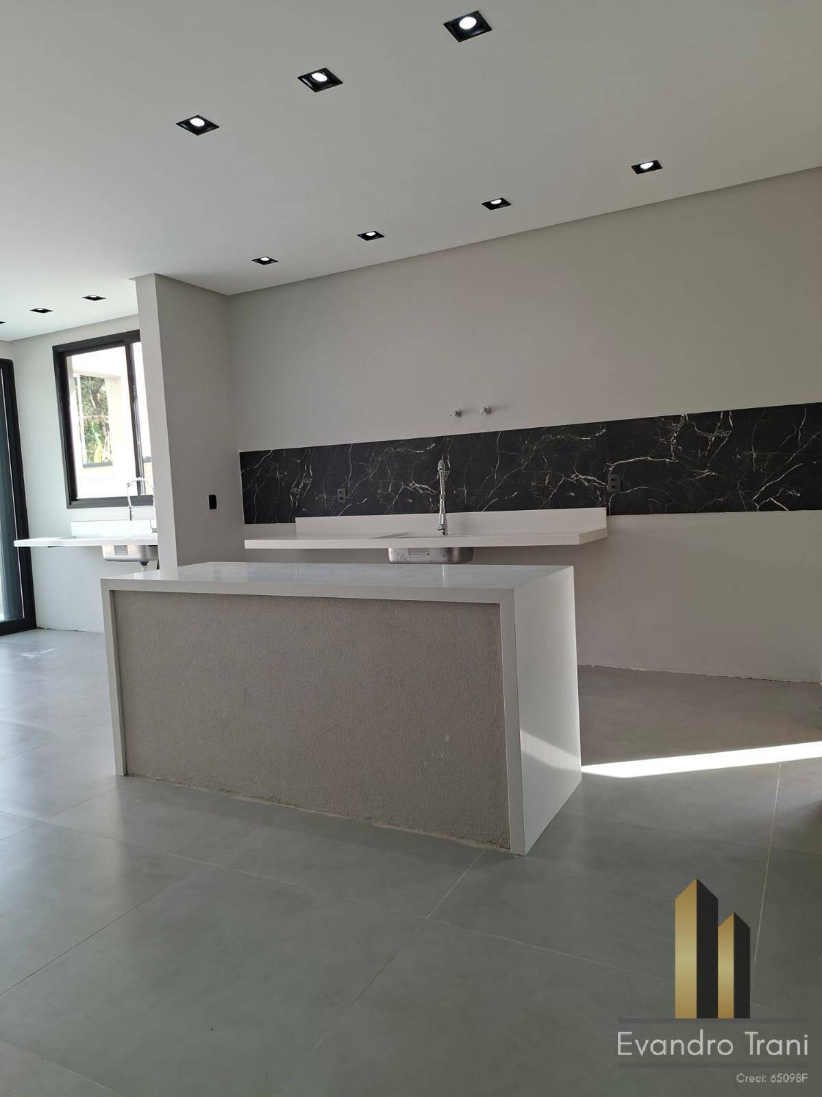 Casa à venda com 3 quartos, 300m² - Foto 33