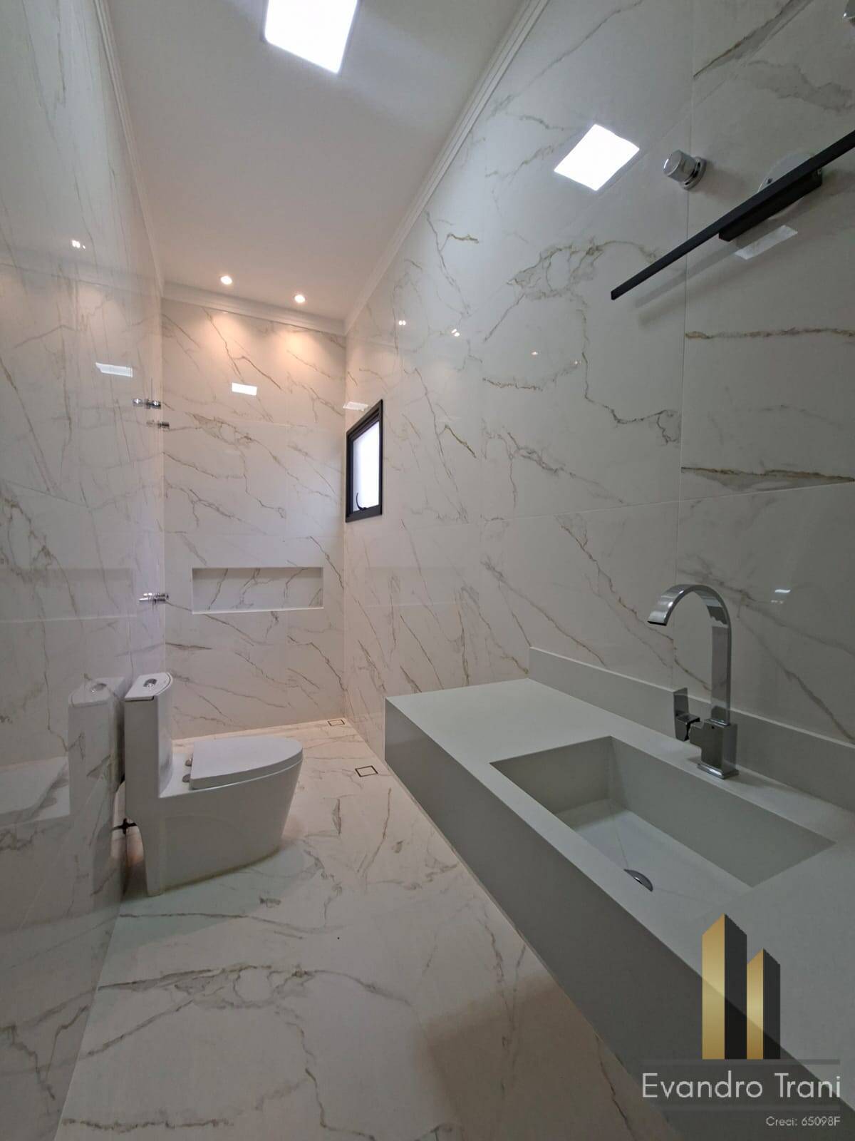 Casa à venda com 3 quartos, 250m² - Foto 10