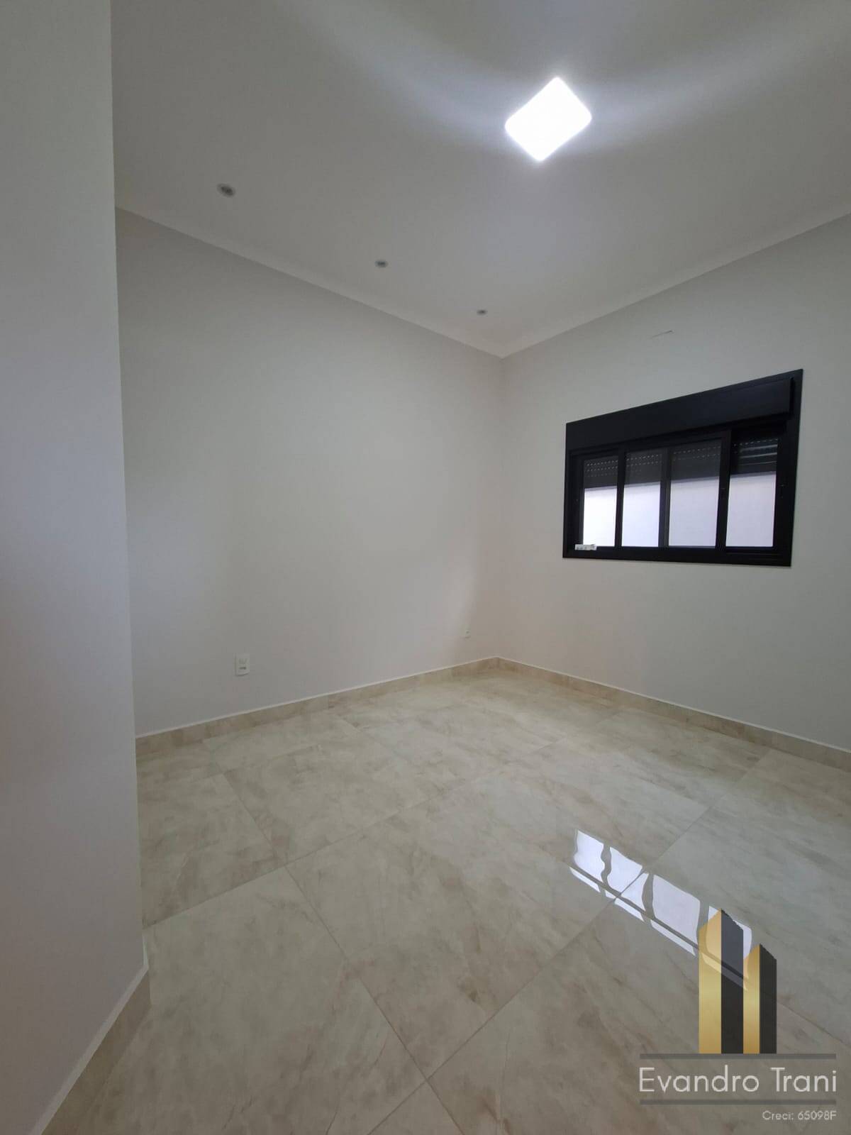 Casa à venda com 3 quartos, 250m² - Foto 5