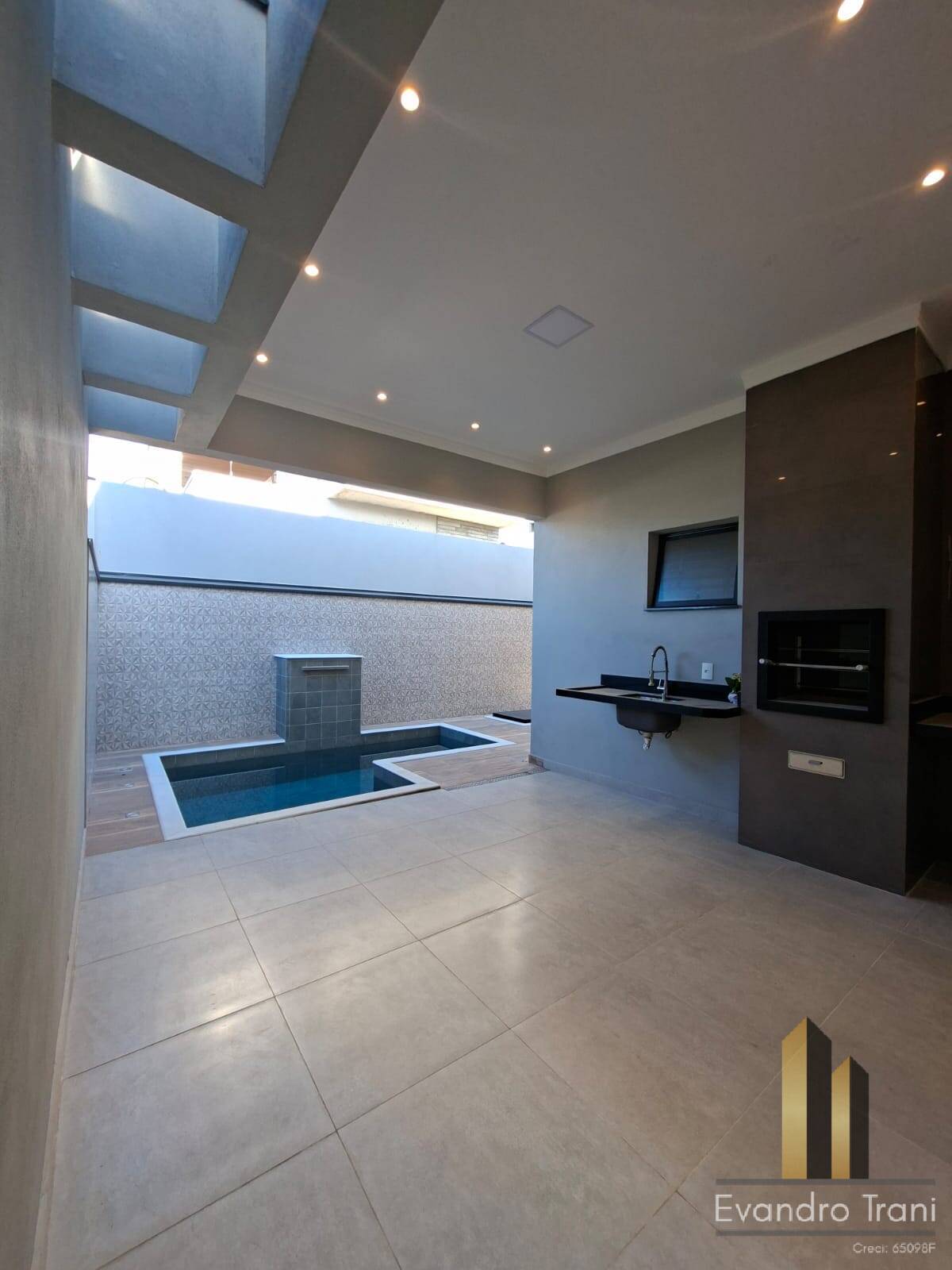 Casa à venda com 3 quartos, 250m² - Foto 13