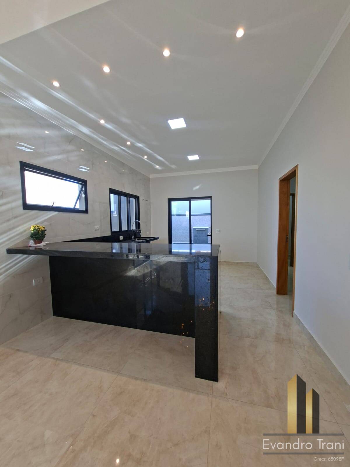 Casa à venda com 3 quartos, 250m² - Foto 16