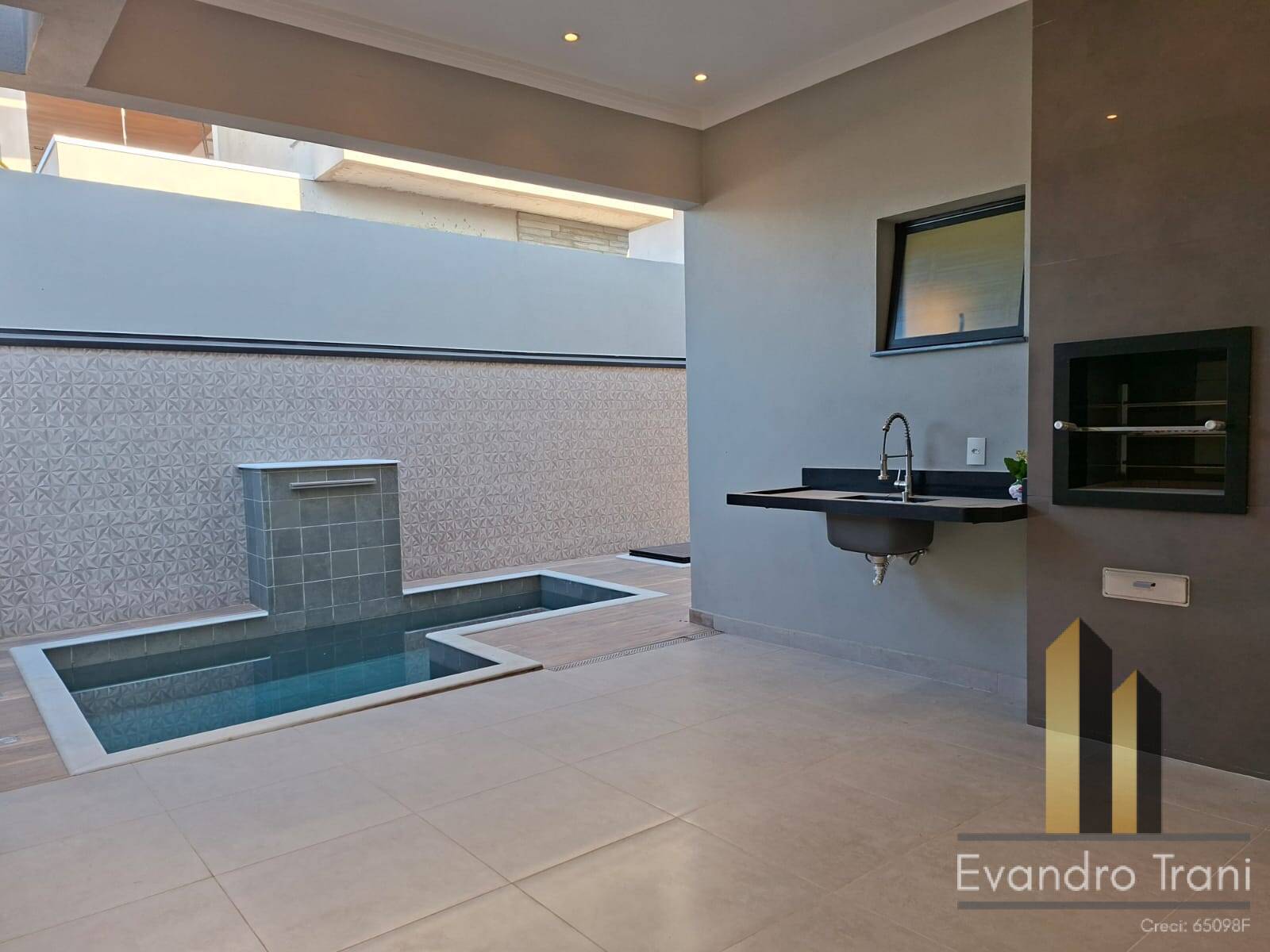 Casa à venda com 3 quartos, 250m² - Foto 17
