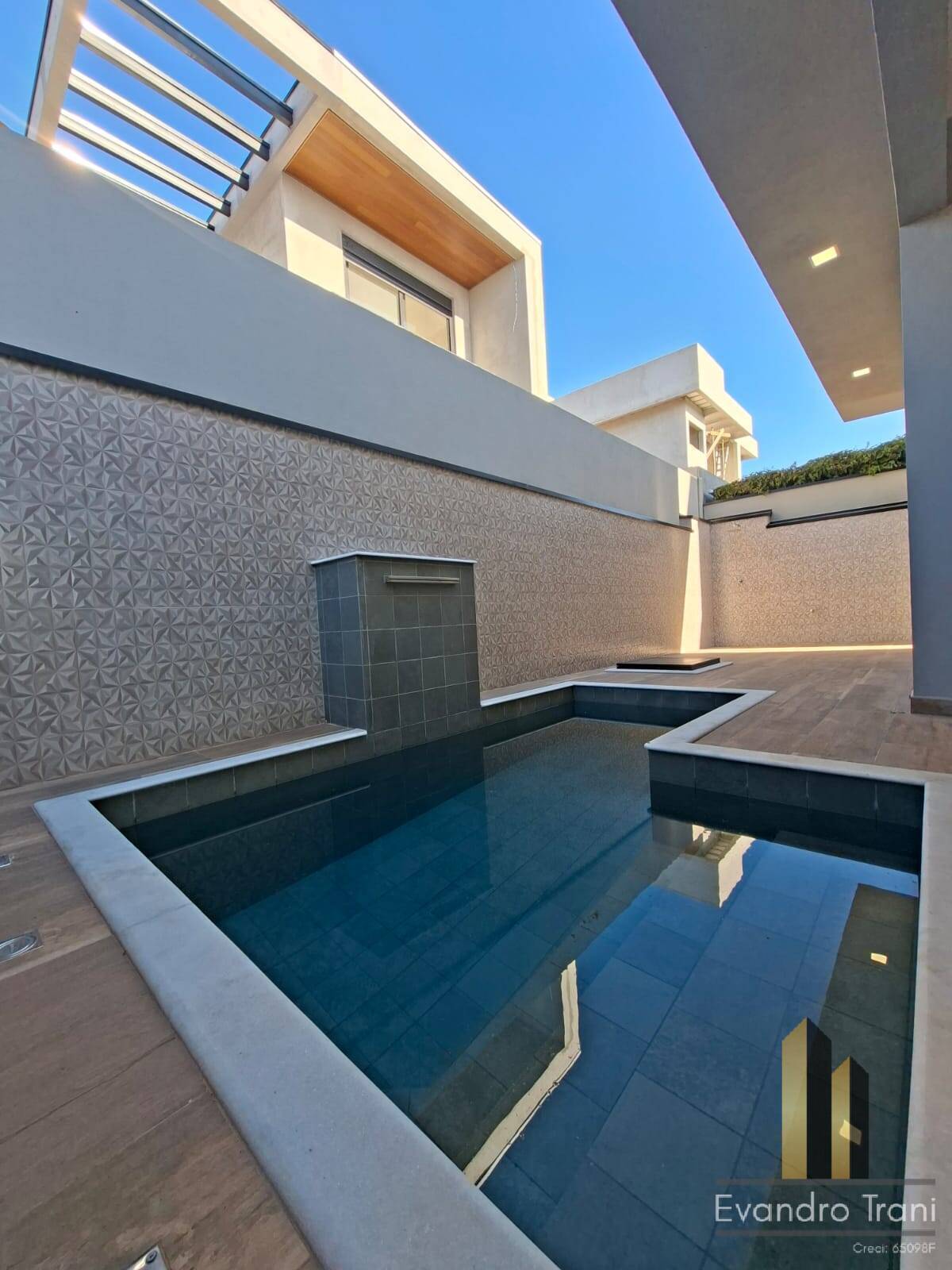 Casa à venda com 3 quartos, 250m² - Foto 7