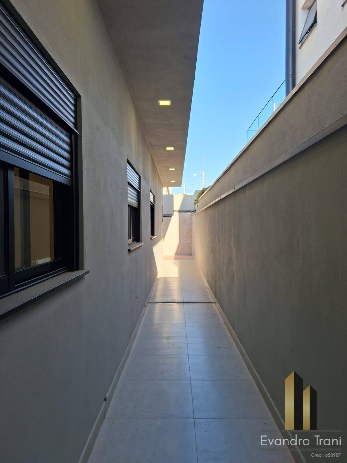 Casa à venda com 3 quartos, 250m² - Foto 25