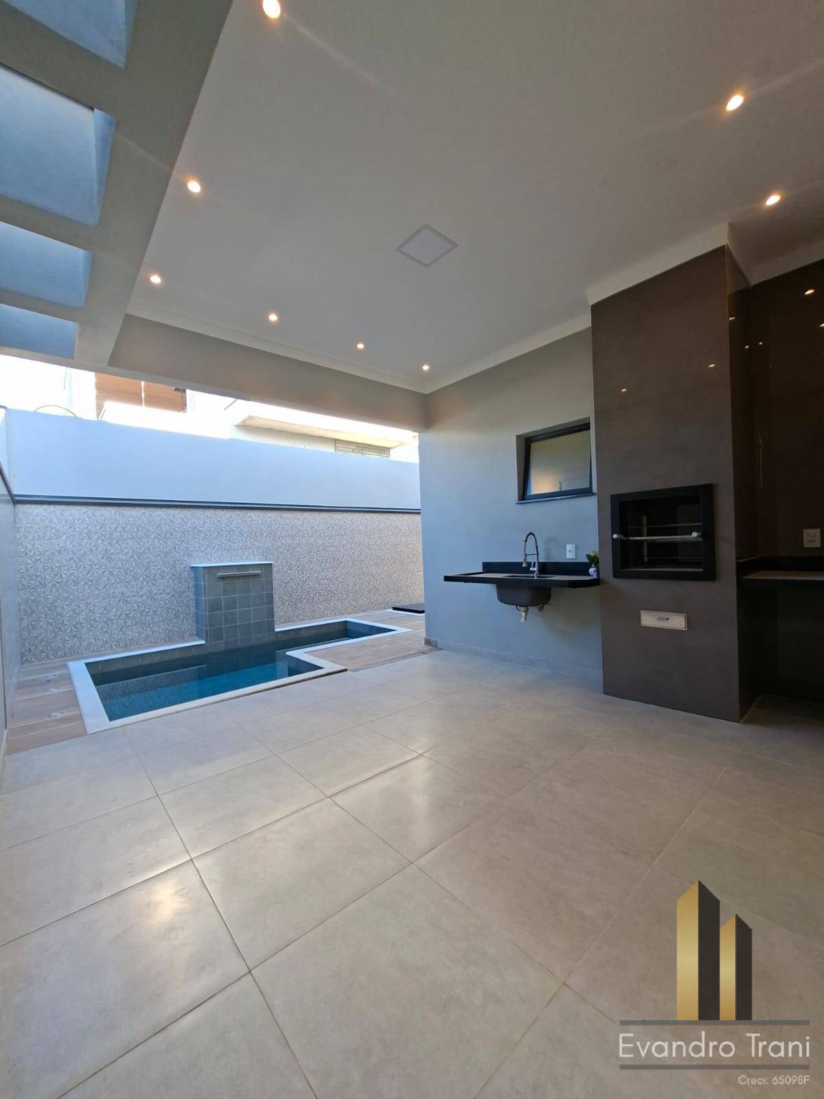 Casa à venda com 3 quartos, 250m² - Foto 28