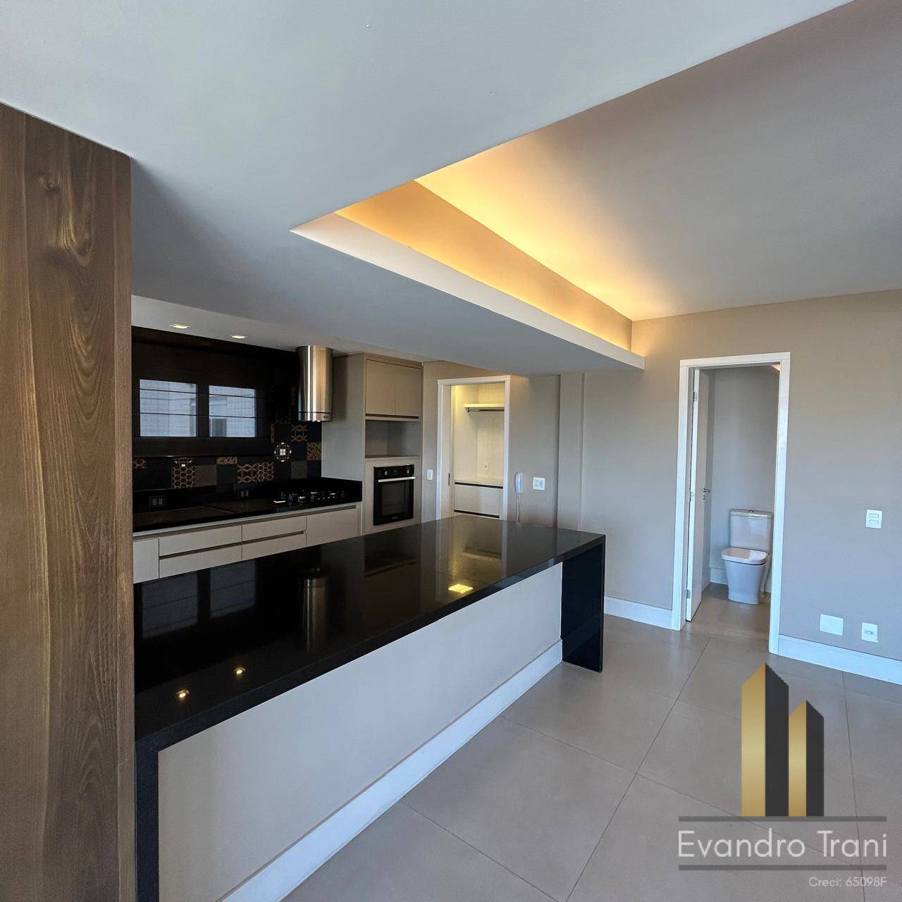 Apartamento à venda com 4 quartos, 283m² - Foto 1