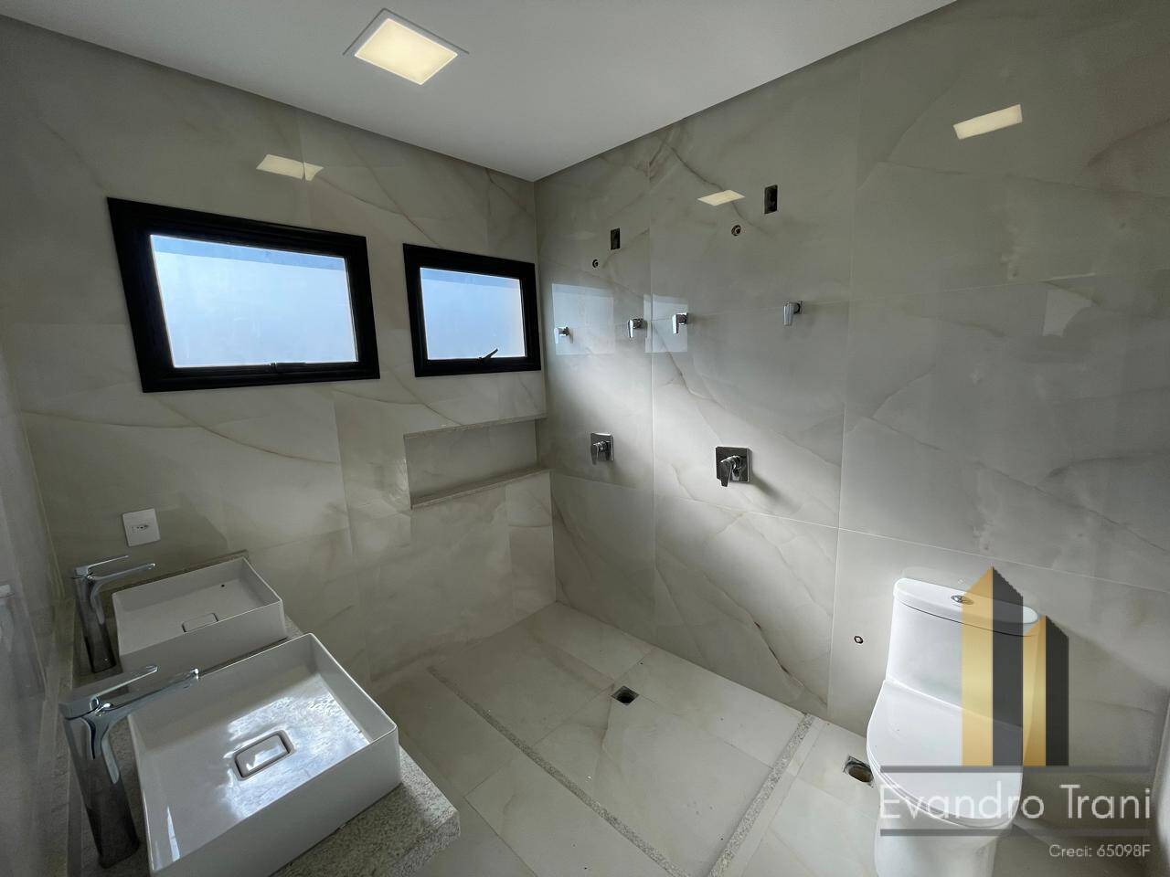 Casa à venda com 3 quartos, 250m² - Foto 6