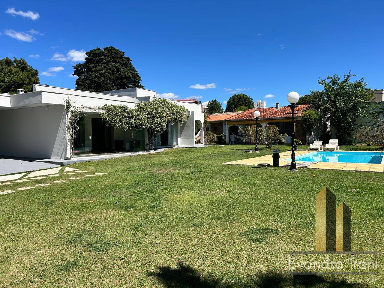 Casa, 3 quartos, 2004 m² - Foto 2