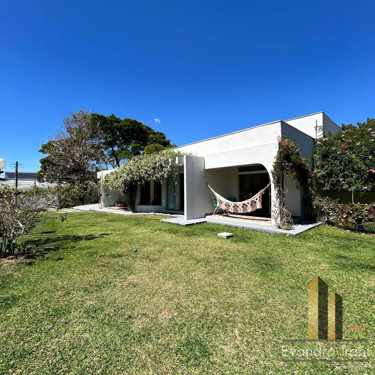 Casa, 3 quartos, 2004 m² - Foto 1