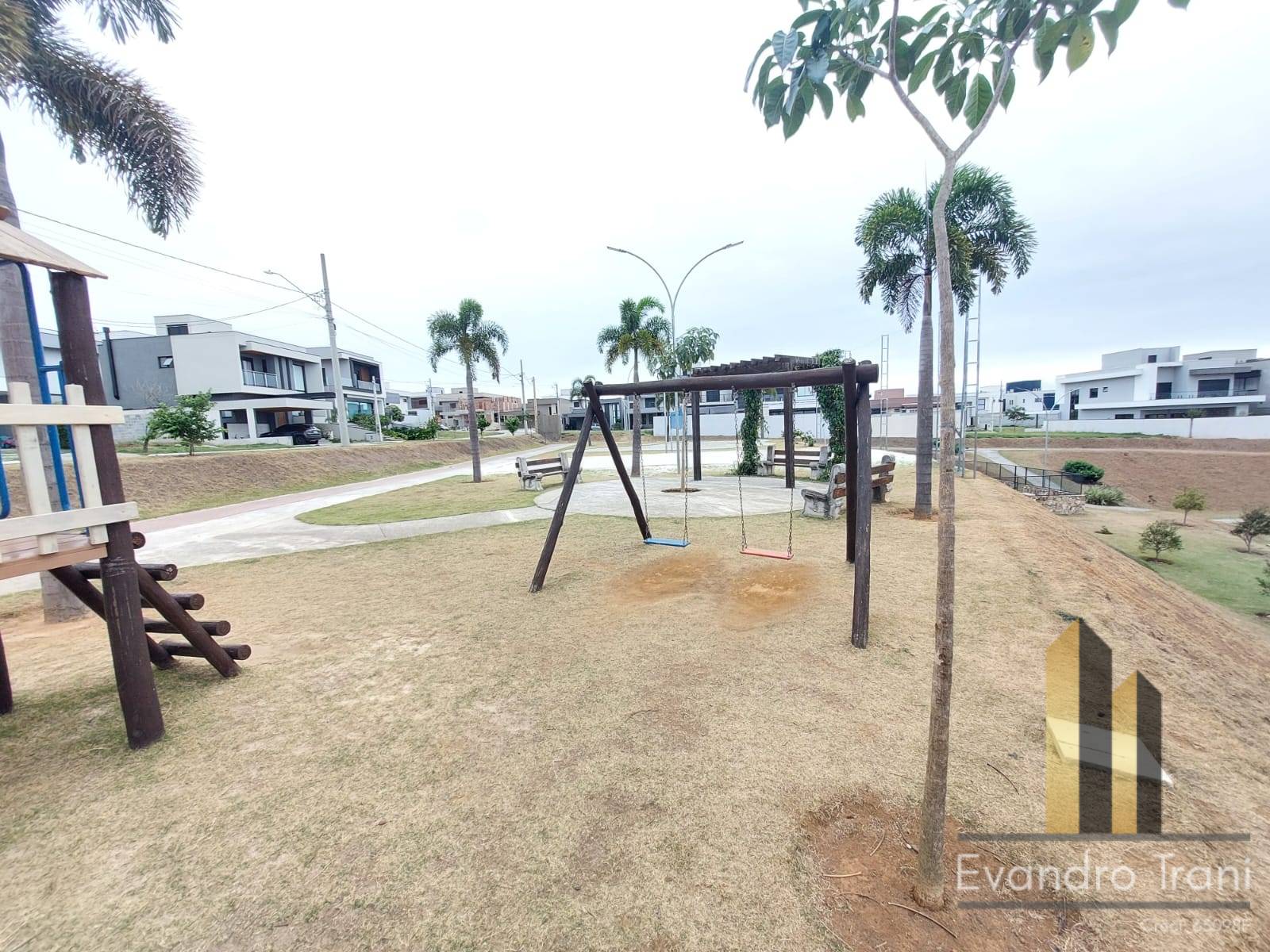 Casa, 4 quartos, 246 m² - Foto 2