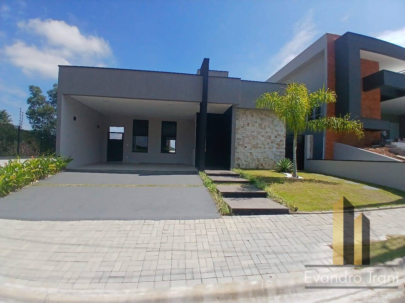 Casa Térrea Cond. Santa Mônica - Caçapava