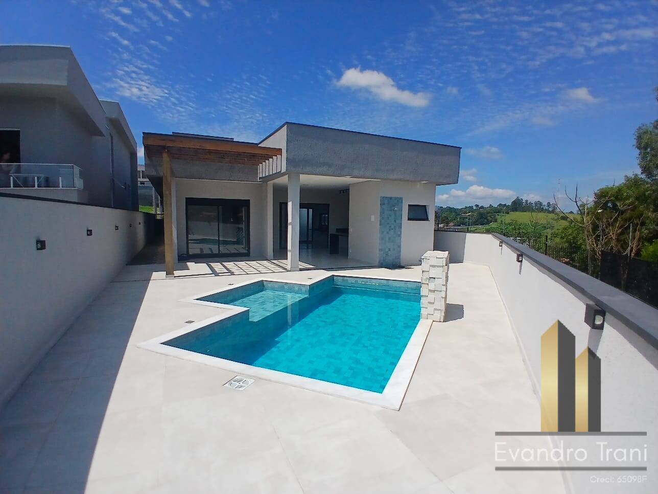 Casa Térrea Cond. Santa Mônica - Caçapava