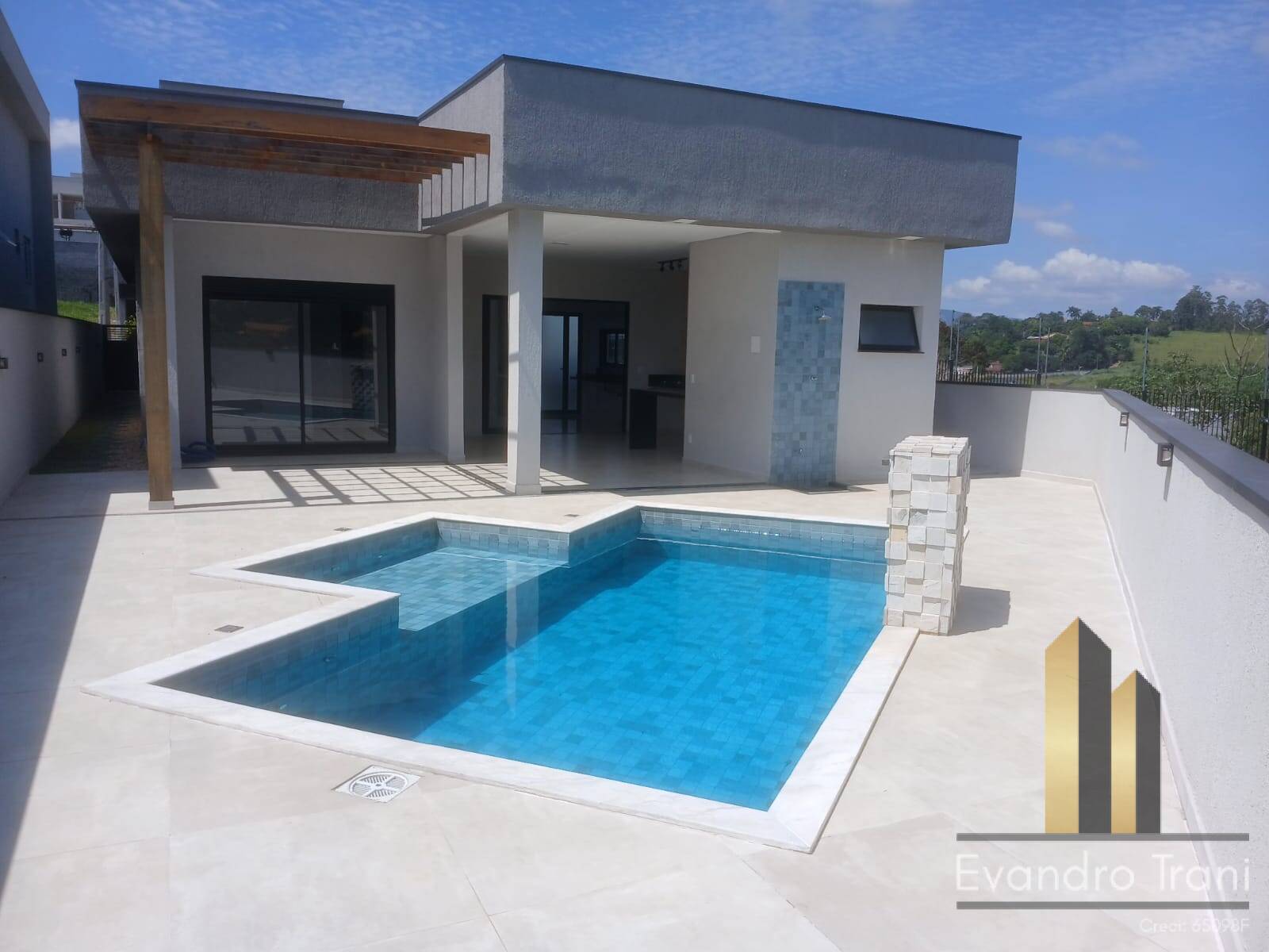 Casa Térrea Cond. Santa Mônica - Caçapava