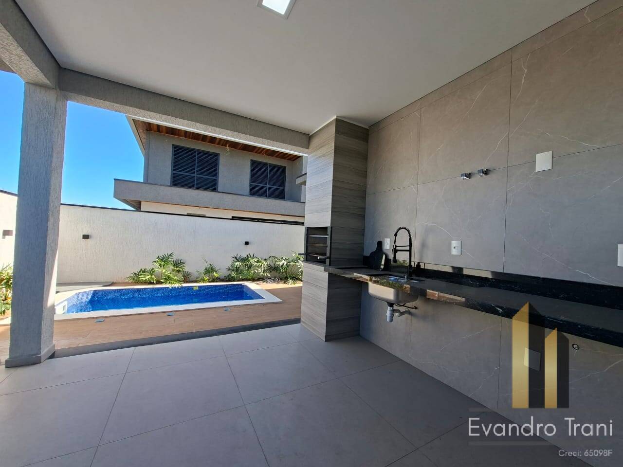 Casa, 3 quartos, 250 m² - Foto 4