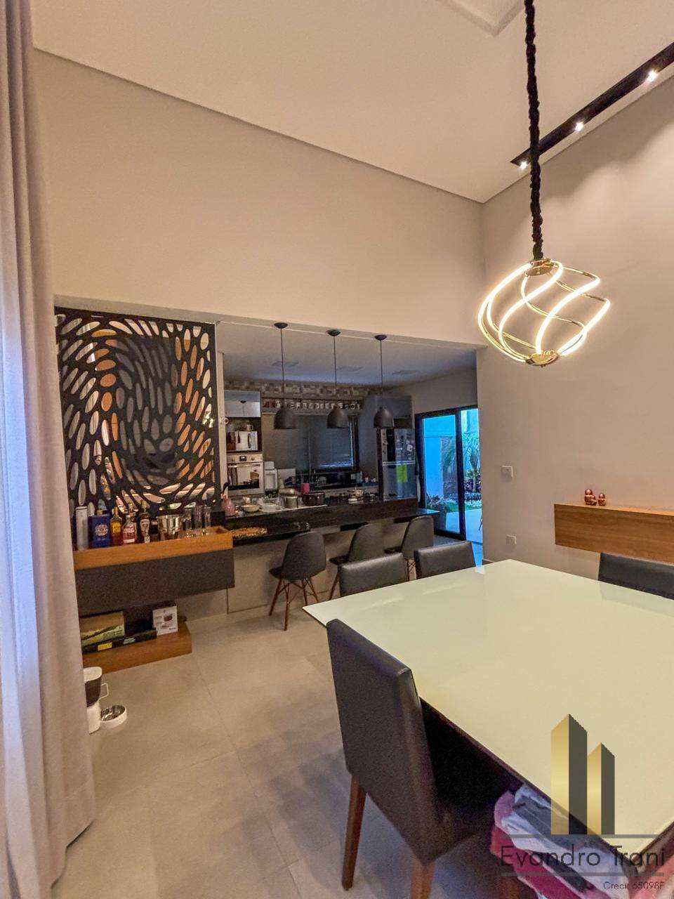 Casa à Venda no Cond. Terras do Vale em Caçapava R$ 1.280.000,00