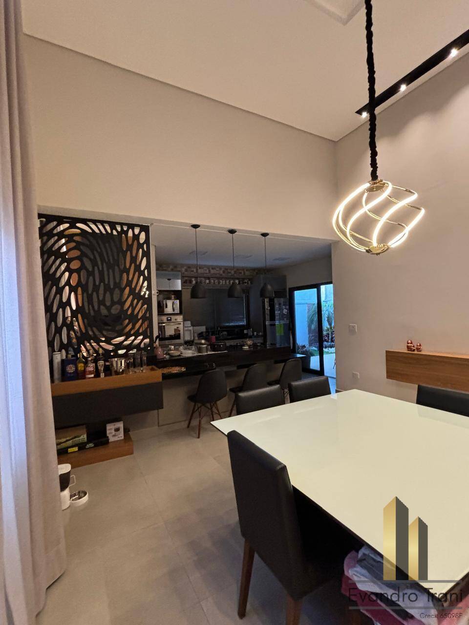 Casa à Venda no Cond. Terras do Vale em Caçapava R$ 1.280.000,00