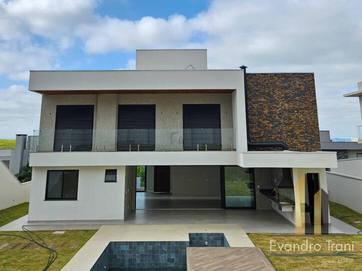 Casa com 4 suítes à venda - Cond Res. do Paratehy - S.J. Campos/SP