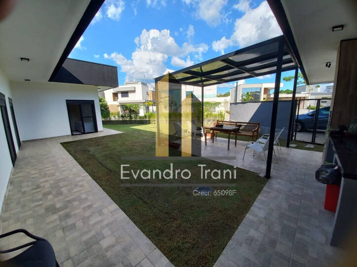 Casa à venda com 4 quartos, 280m² - Foto 3