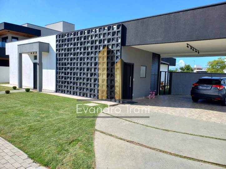 Casa à venda com 4 quartos, 280m² - Foto 2